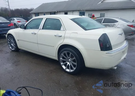 2005 Chrysler 300C z USA, uszkodzony, nr VIN 2C3AA63HX5H504665